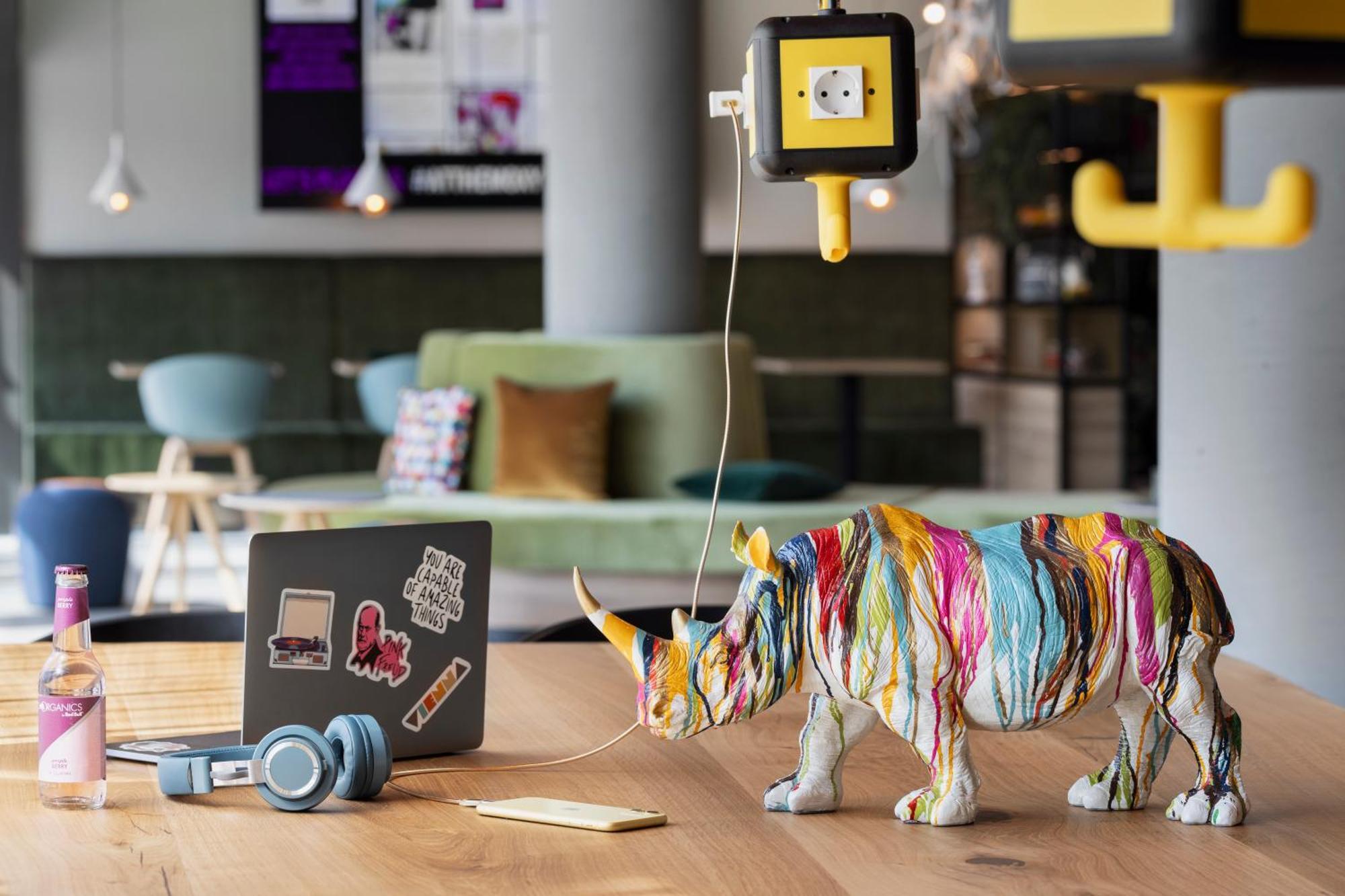 Moxy Vienna City East Bagian luar foto
