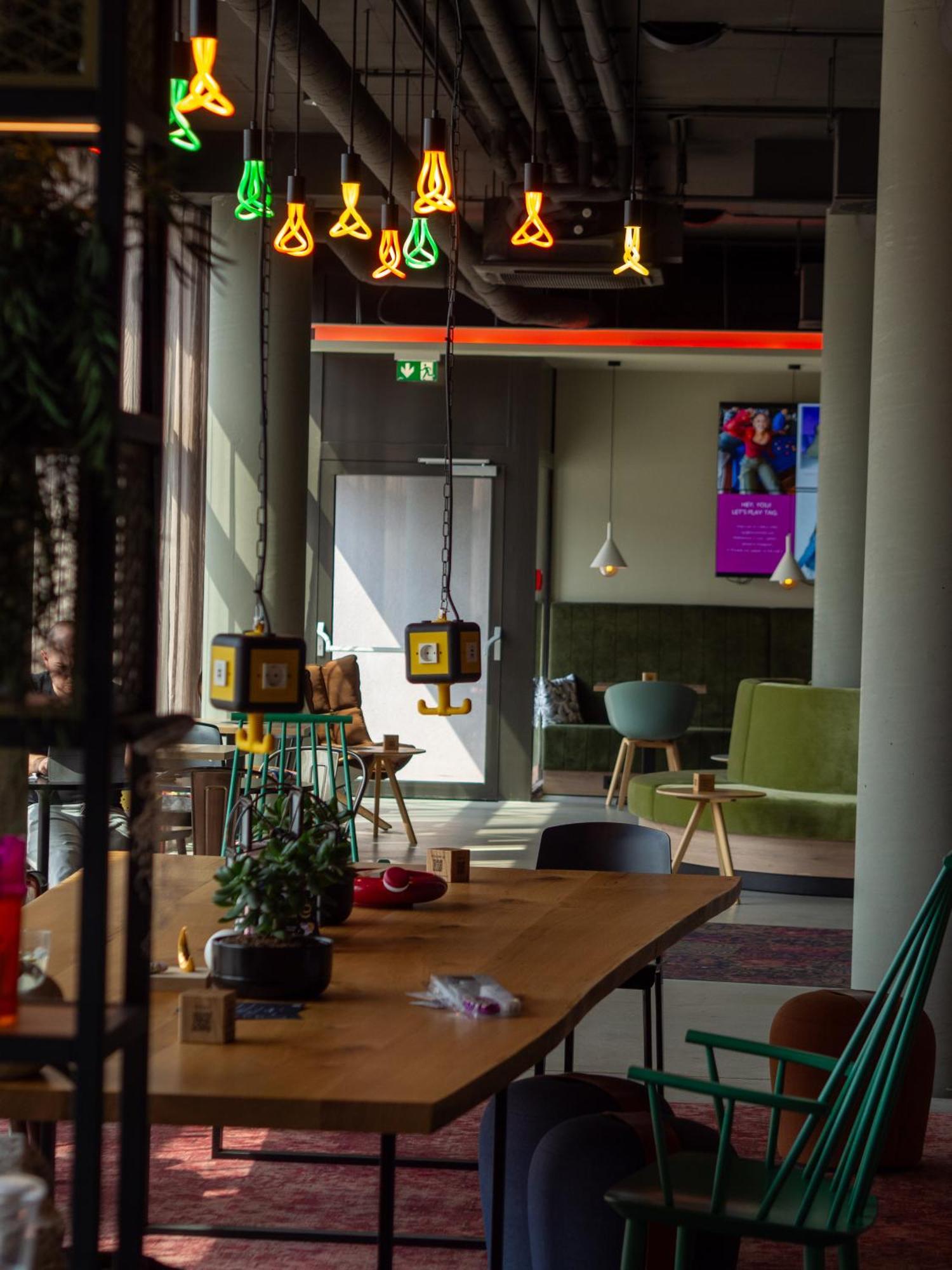 Moxy Vienna City East Bagian luar foto