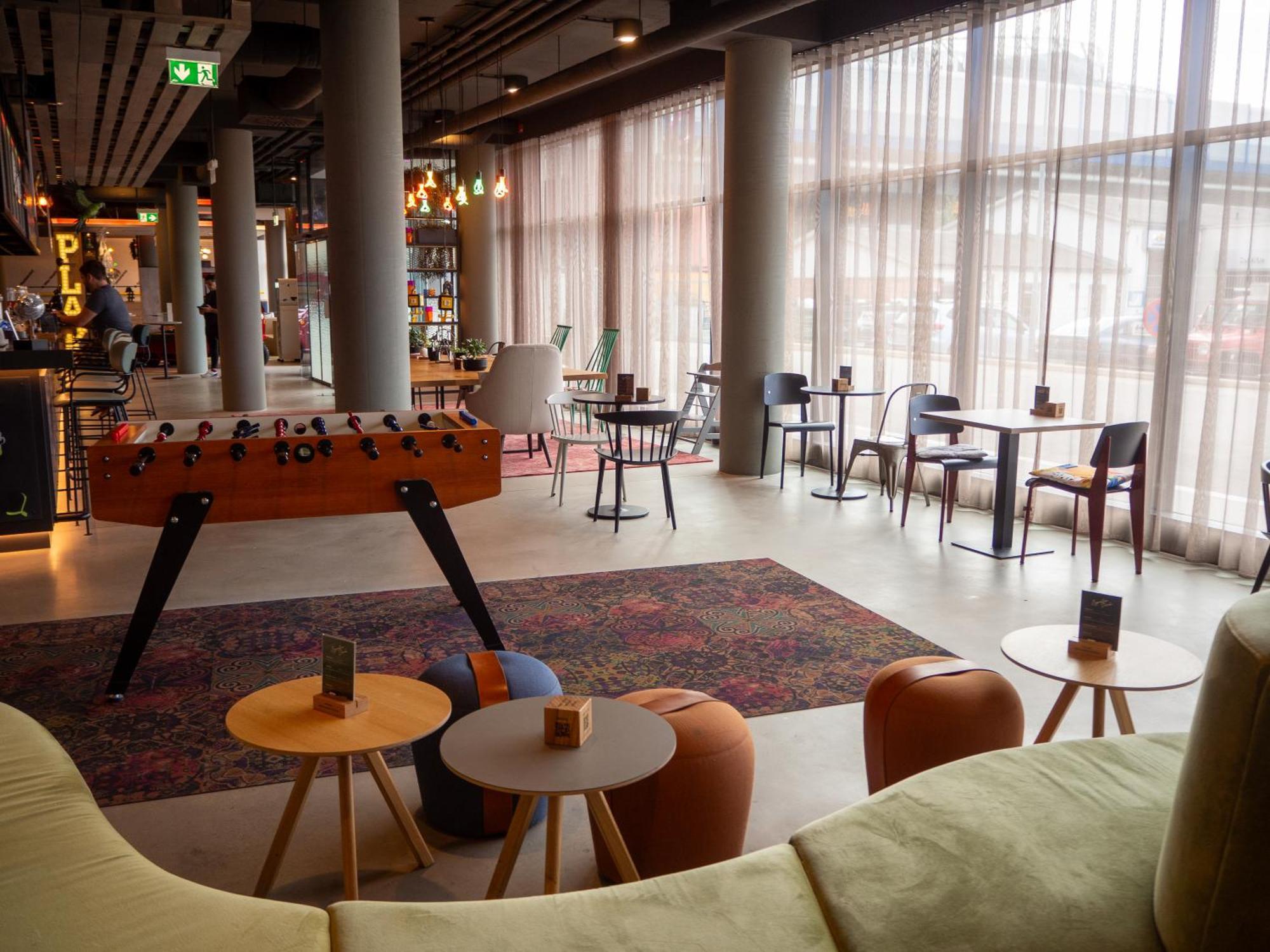 Moxy Vienna City East Bagian luar foto